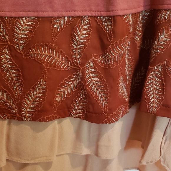 LOGO Lounge 3/4 sleeve top with embroidered trim - Picture 3 of 5